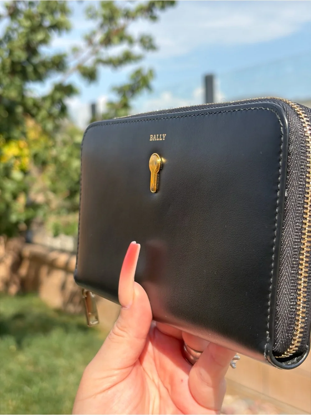 Bally Black Leather Zip Around Continental Wallet Gold Hardware EUC✨✨